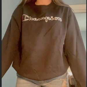 black champion pull over sweatshirt